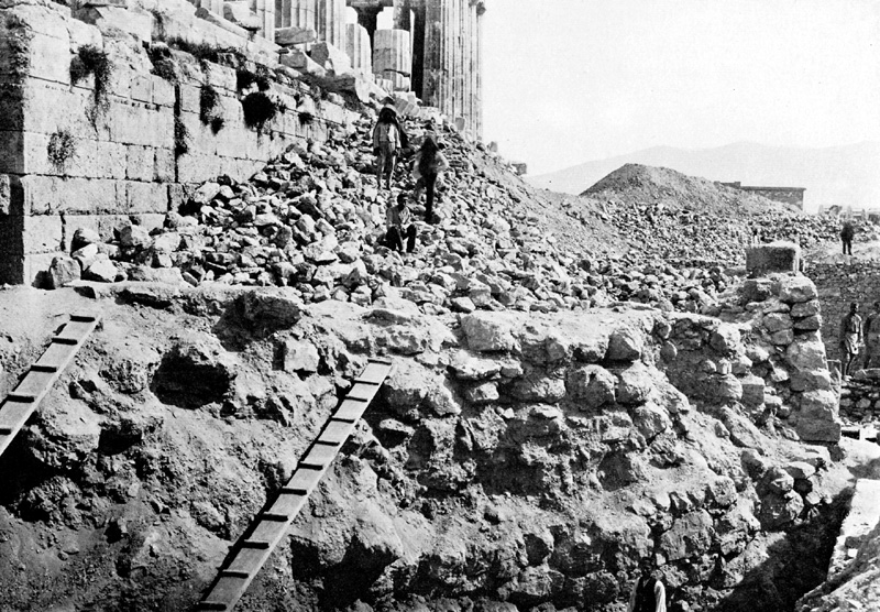 Ausgrabungen im ‚Perserschutt‘, Photographie um 1885